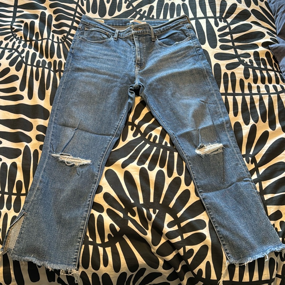 Levi’s premium denim crops